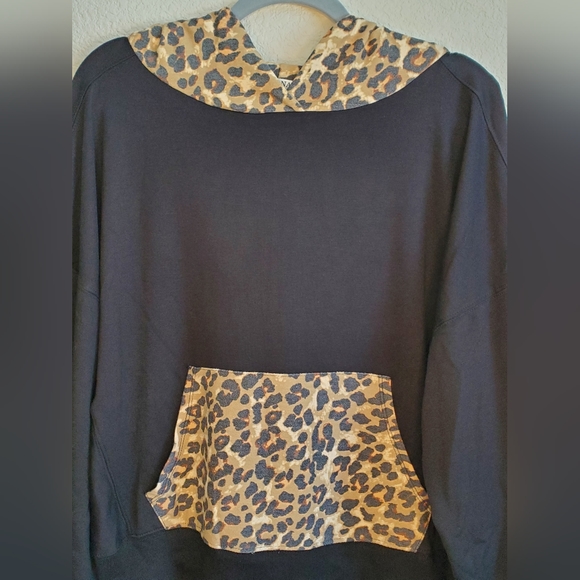 Zenana Black and Animal Print Hoodie. NWOT - Picture 5 of 11